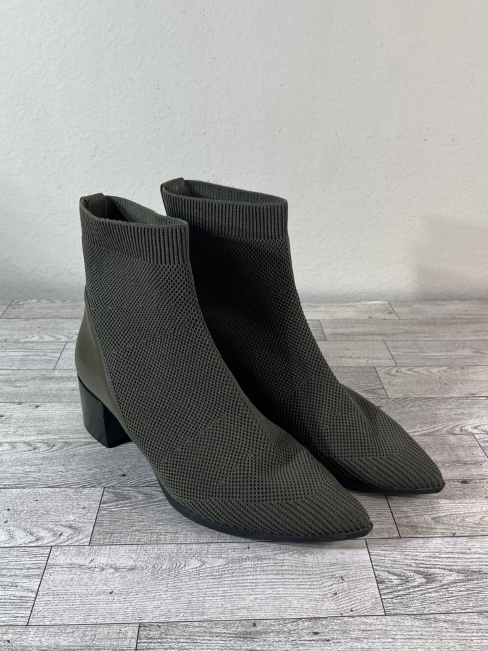 Everlane Boss Boot Reknit Fabric Upper Olive Green Leather Trim Heeled Size 8